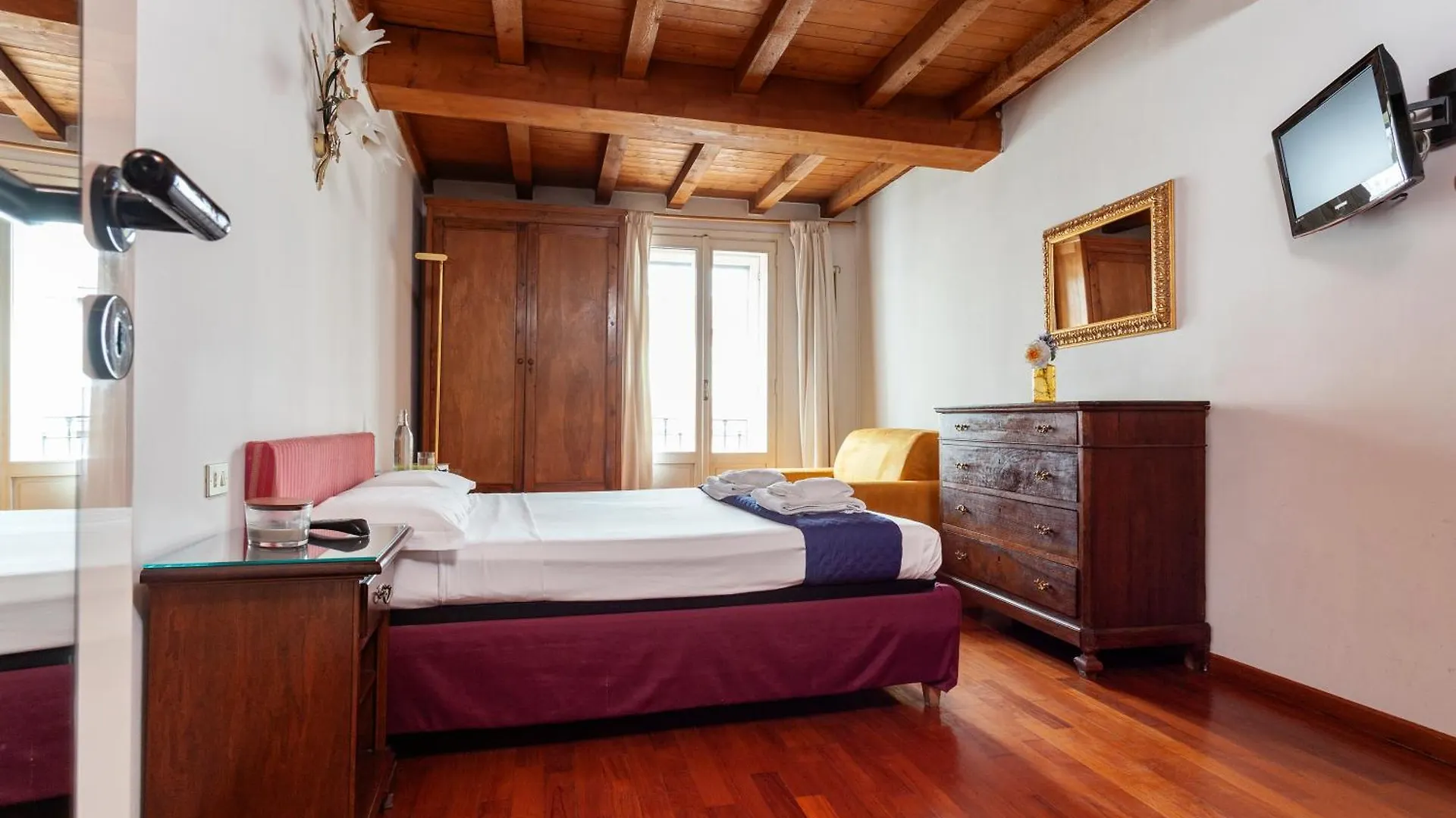 Suite Via Torino ميلان شقة